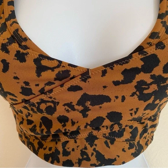 Varley Let's Move Kellam Bra
- Bronze Cheetah. SIZE. SMALL - Picture 6 of 16